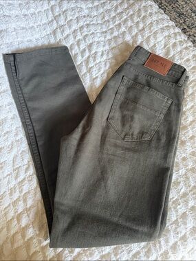 Red Ale Men’s Slim-Straight Jeans in Olive